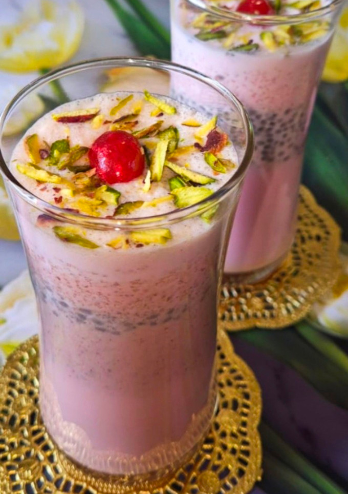 सुपर कूलेंट गोंद कतीरा शेक (Super Coolant Gond Katira Shake) रेसिपी मुख्य फोटो