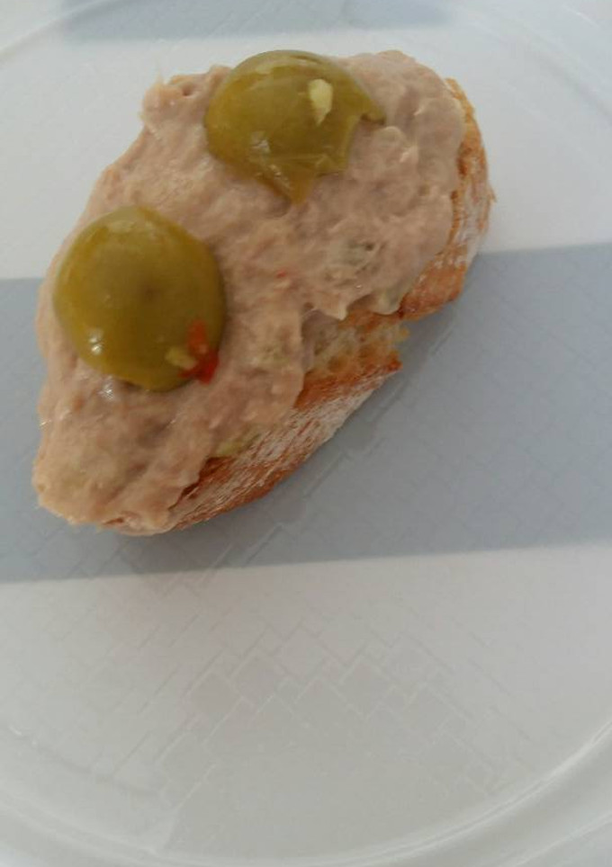 Una foto de Montaditos de atún