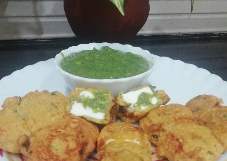 Recipe of Quick Spicy Paneer Pakora