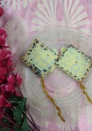 A picture of Bread toast kites.