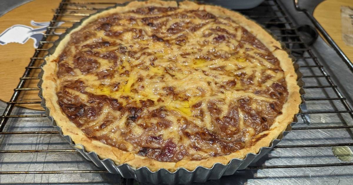 Cheese and onion pie Recipe by Christophe Duhamel Cookpad