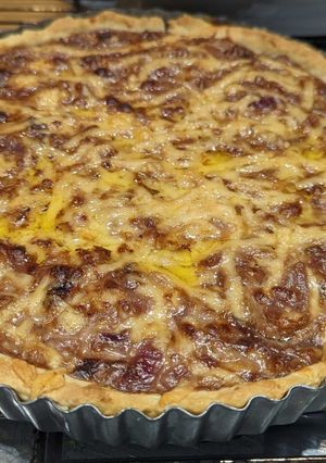 A picture of Cheese and onion pie.