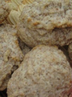 A picture of Whole Wheat Hot Biscuit (Scone).