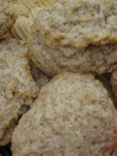 A picture of Whole Wheat Hot Biscuit (Scone).