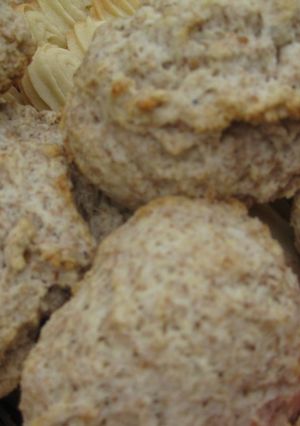 A picture of Whole Wheat Hot Biscuit (Scone).