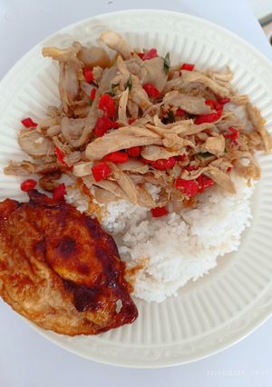 Foto resep Ayam Suwir Pedas Daun Jeruk
