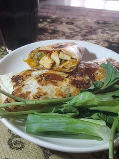 صورة لوصفة ساندويتش دجاج الصويا بخبز التورتلا 🌯