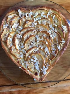 صورة لوصفة تارت التفاح بكريم باتسيير