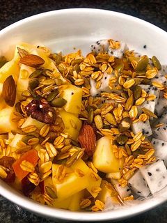 Hình của món Eatclean / Sữa Chua Táo, Thanh Long, Granola & Mật Ong.