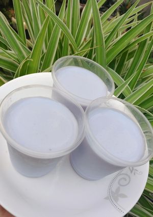 Hình của món Sữa chua hoa đậu biếc.