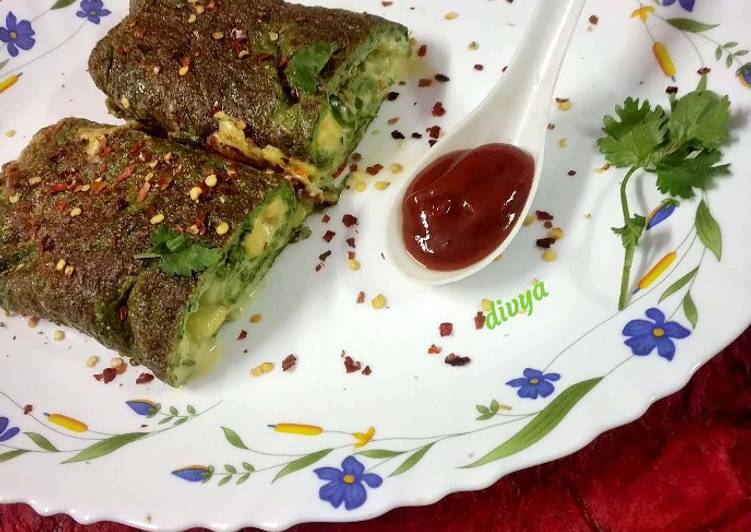 Simple Way to Prepare Appetizing Palak omelette cheese role
