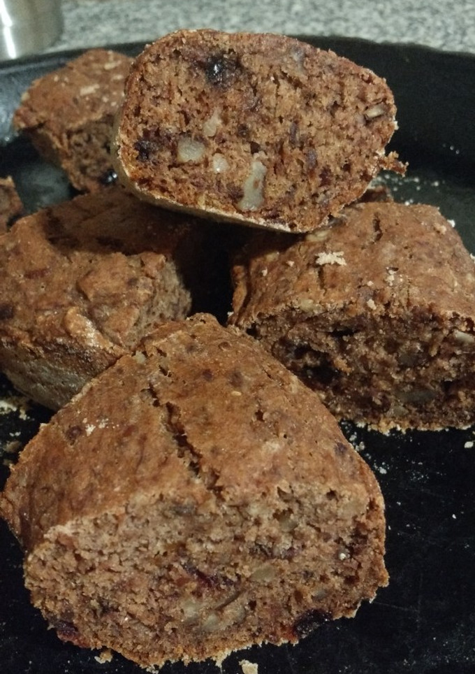 Una foto de Budín integral vegano de banana, nueces y dátiles