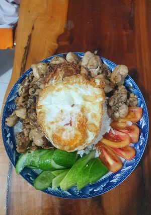 รูปของ ไก่กระเทียมไข่ดาว
