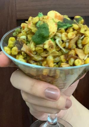 A picture of Girmit Masala Chaat.