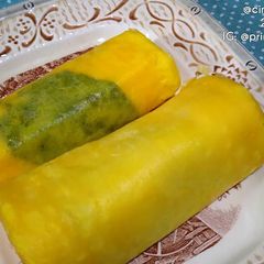 A picture of Tamagoyaki with Mulberry Leaves.