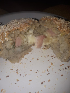 Una foto de Bomba de papas rellenas