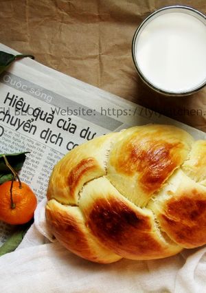 Hình của món Câu chuyện sữa chua uống và yogurt bread hôm nay.