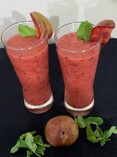 પ્લમ નું જ્યૂસ (Plum juice recipe in Gujarati) રેસીપી મુખ્ય ફોટો