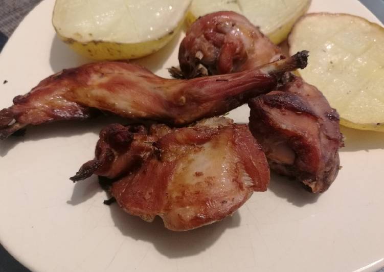 Conejo al horno con soja y romero