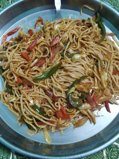 वेज नूडल्स (Veg noodles recipe in Hindi) रेसिपी मुख्य फोटो