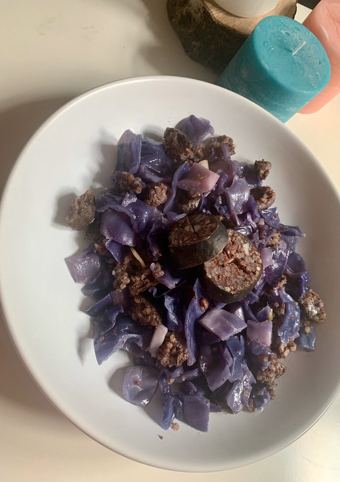Una foto de Lombarda con morcilla