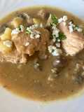 Solomillo de pavo en pepitoria con champiñones y patatas