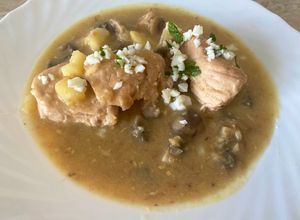 Foto principal de Solomillo de pavo en pepitoria con champiñones y patatas