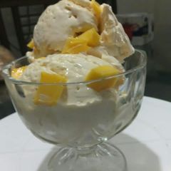 A picture of MANGO ICE-CREAM.