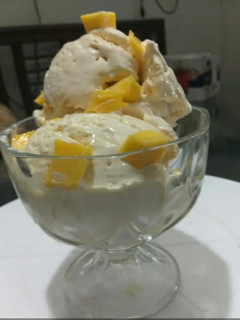 A picture of MANGO ICE-CREAM.