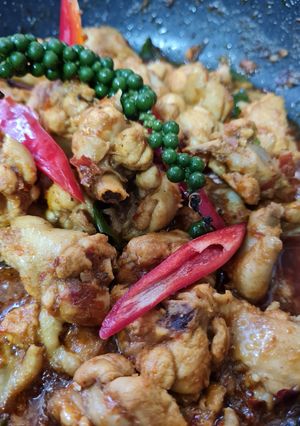 รูปของ ผัดเผ็ดปีกไก่