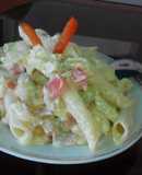 Ensalada Tropical de pasta con aguacate, piña y maíz