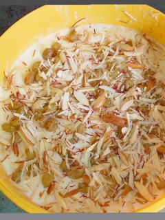 શાહી સાબુદાણા ખીર (Shahi sabudana Kheer Recipe in Gujarati) રેસીપી મુખ્ય ફોટો