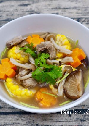Hình của món Canh Sườn Nấm Linh Chi.