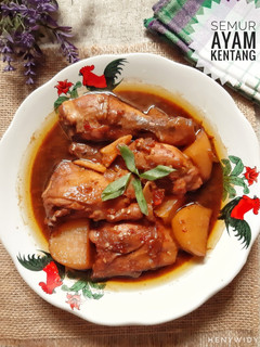 Foto resep Semur ayam kentang