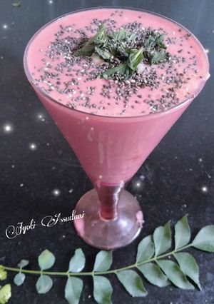 A picture of Beetroot smoothie 😋😋🥤🥤.