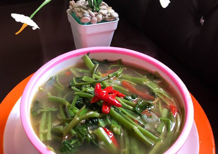 Cara Gampang Membuat Tumis kangkung terasi saos tiram, Menggugah Selera