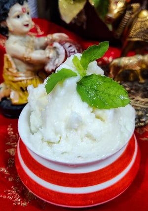 मक्खन मिश्री (Makhan mishri recipe in hindi) रेसिपी मुख्य फोटो