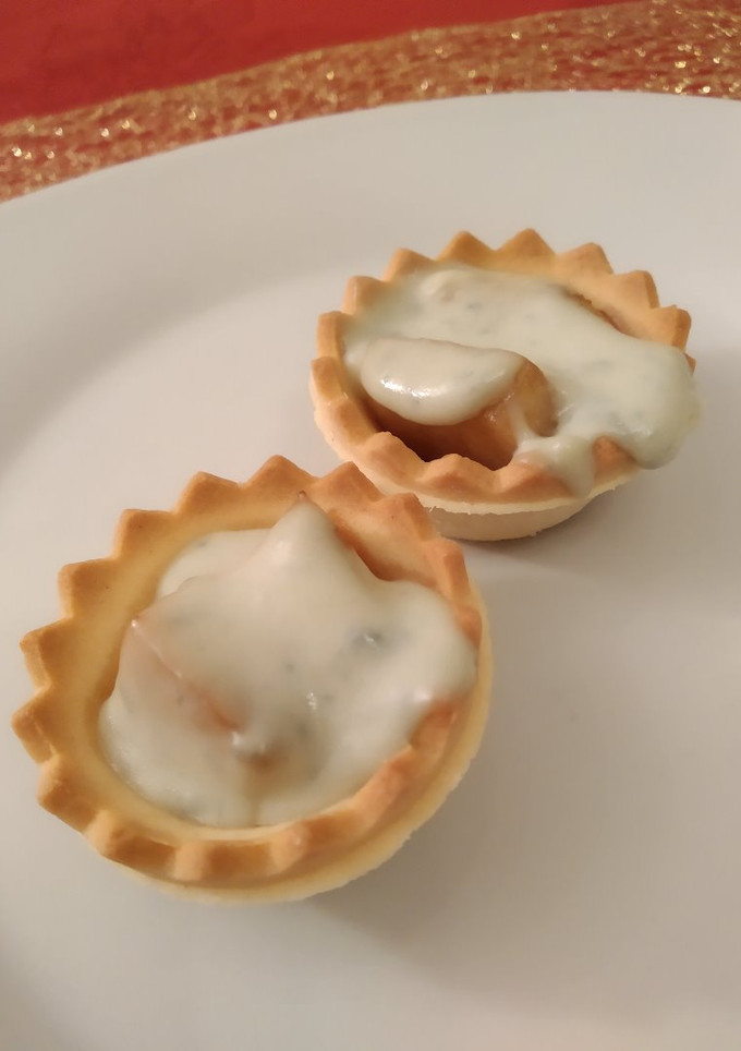 Una foto de Tartaletas de queso azul y pera