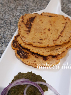 A picture of Makki di roti.