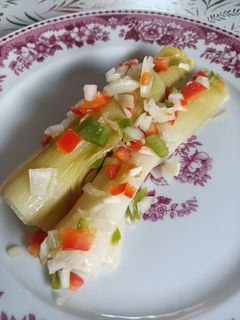 Una foto de Puerros con vinagreta