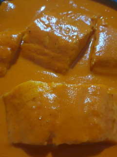 Una foto de Lomos de bacalao en salsa de piquillos