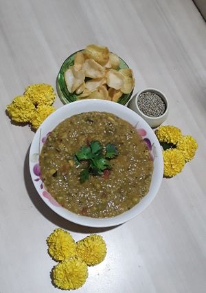 पौष्टिक  बाजरिची खिचडी (Paushtic Bajrichi Khichdi Recipe In Marathi) रेसिपी चे मुख्य फोटो 