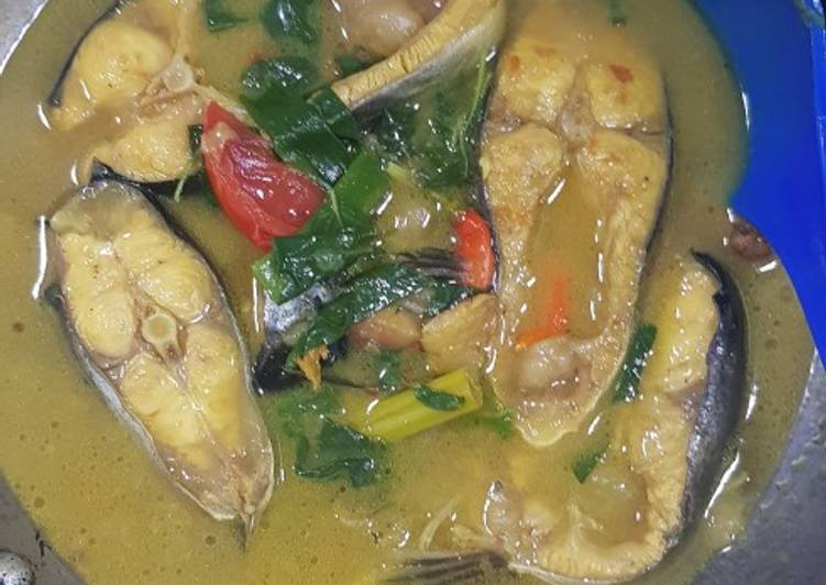 Cara membuat Pindang patin kuah kuning ala upie Sederhana dan Mudah Dibuat