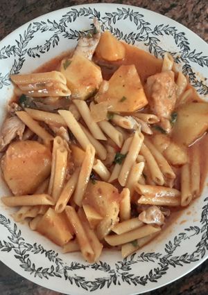 Una foto de Guiso de caballa con patatas
