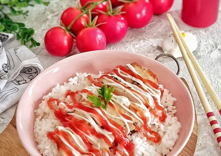 Butter Chicken Rice with Mayo &amp; Tomato Sauce🍅