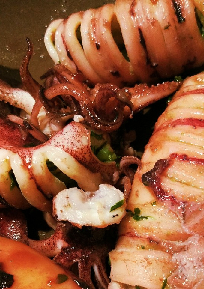 Una foto de Calamares con ajo y perejil