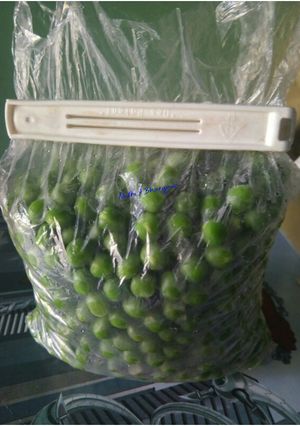 A picture of How to store peas for summer.