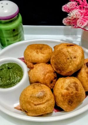 आलू बोंडा रेसिपी मुख्य फोटो