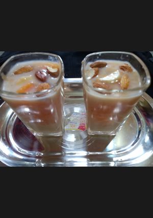 પપૌયા બનાના સ્મૂધી (Papaya Banana Smoothie Recipe In Gujarati) રેસીપી મુખ્ય ફોટો