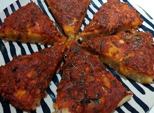 Foto de Pizza de sardinha sem glúten e sem ovos